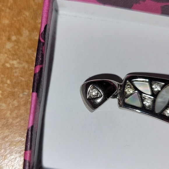 Lia Sophia Mother of Pearl Pendant - Picture 2 of 3